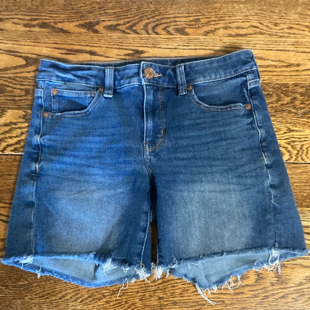 American Eagle Midi Denim Shorts Womens 6 Medium Wash Raw Hem Stretch Cutoff